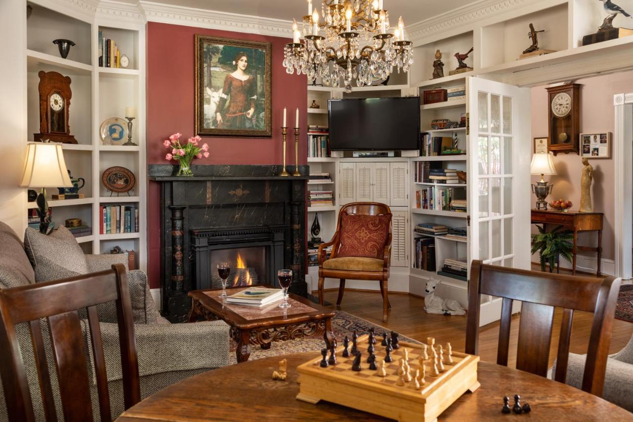 Bed & Breakfast White Doe 4*