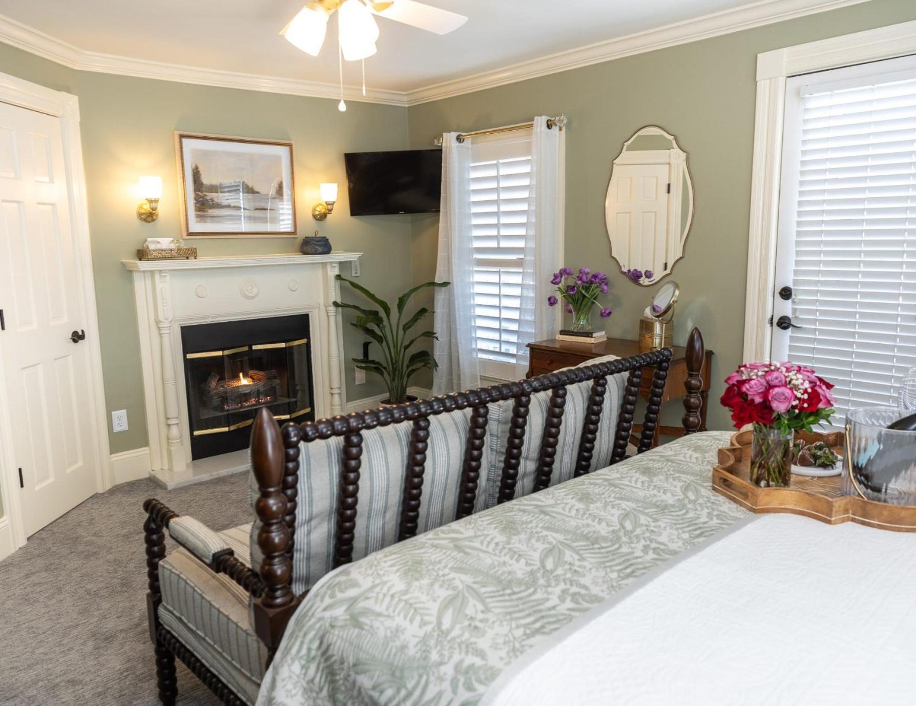Bed & Breakfast White Doe