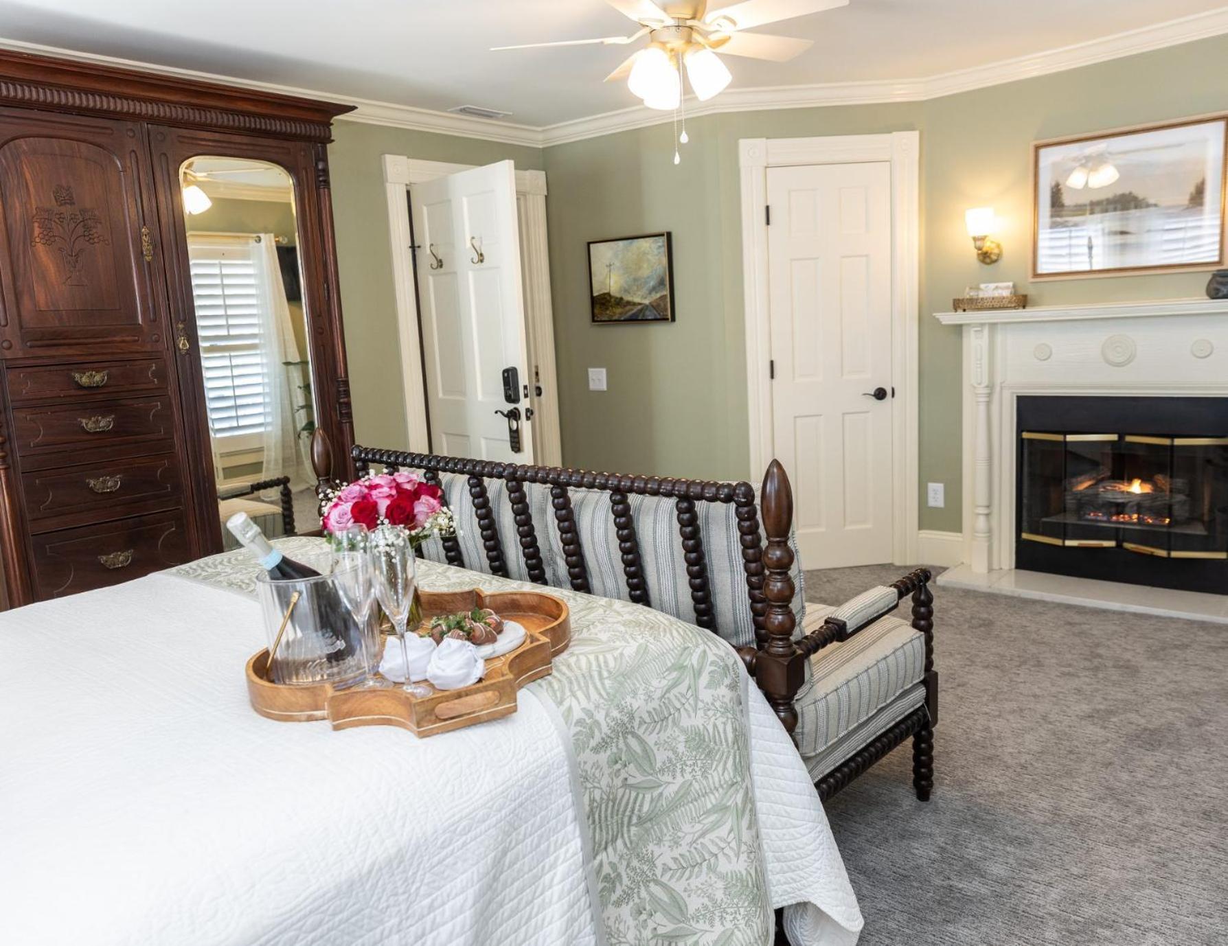 White Doe Bed & Breakfast Manteo