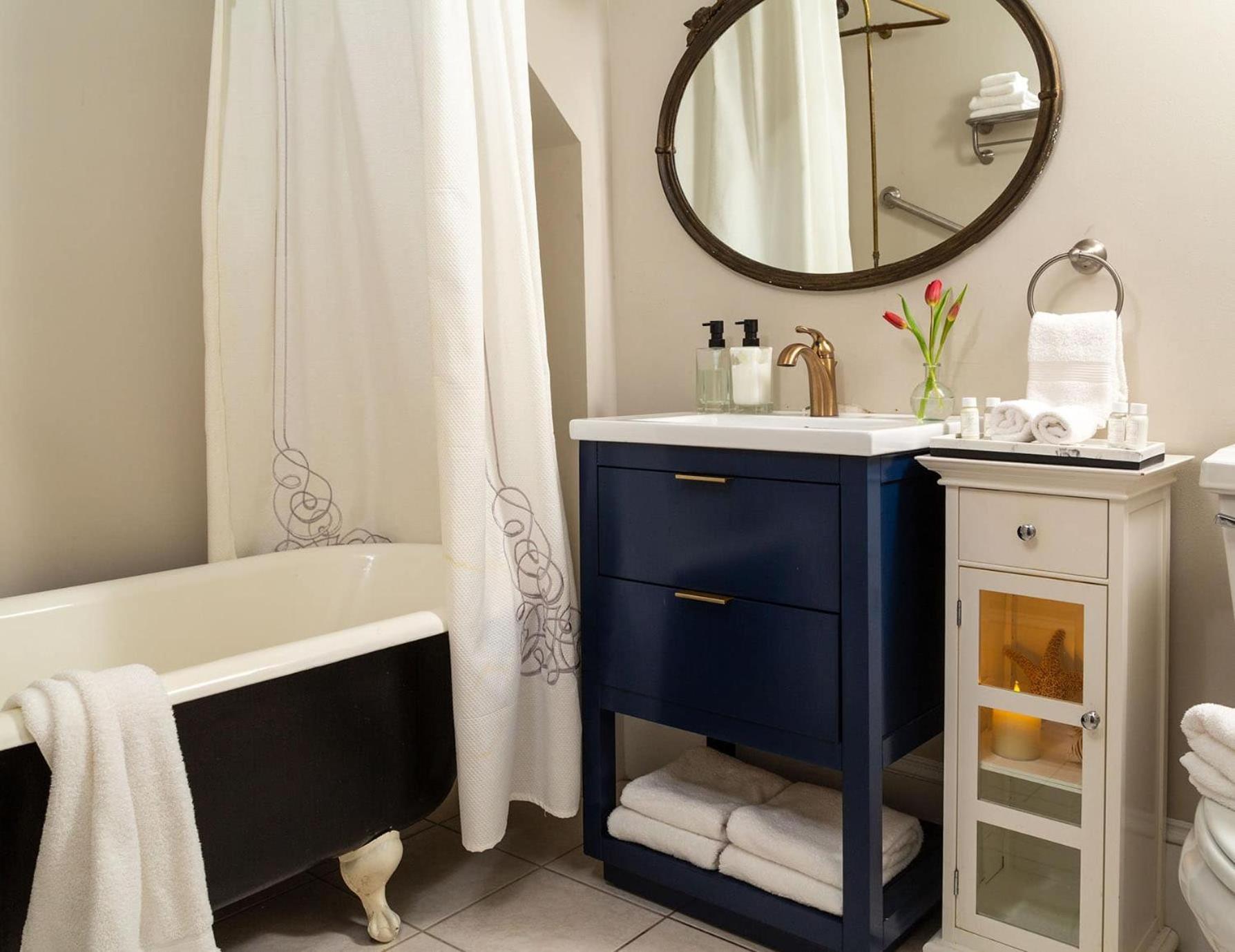 White Doe Bed & Breakfast Manteo