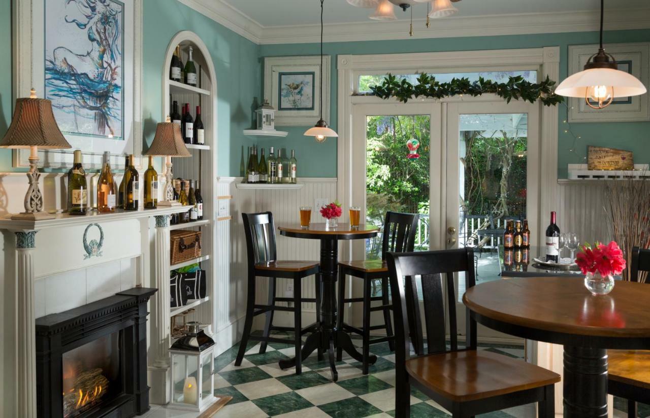 Bed & Breakfast White Doe Manteo