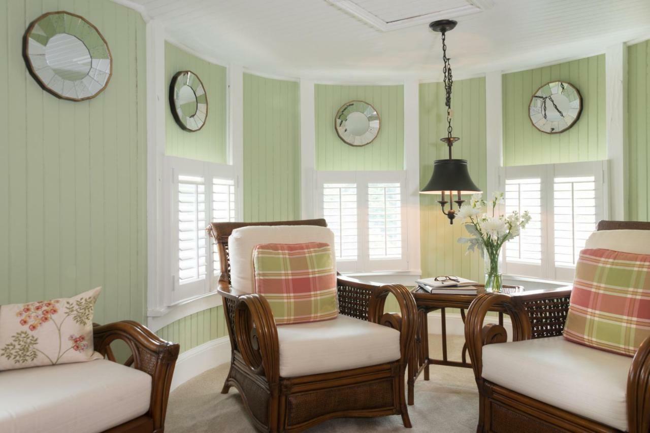White Doe Bed & Breakfast